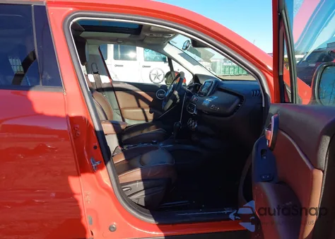 2017 Fiat 500X Trekking Awd из США, поврежденный, VIN ZFBCFYCBXHP518971